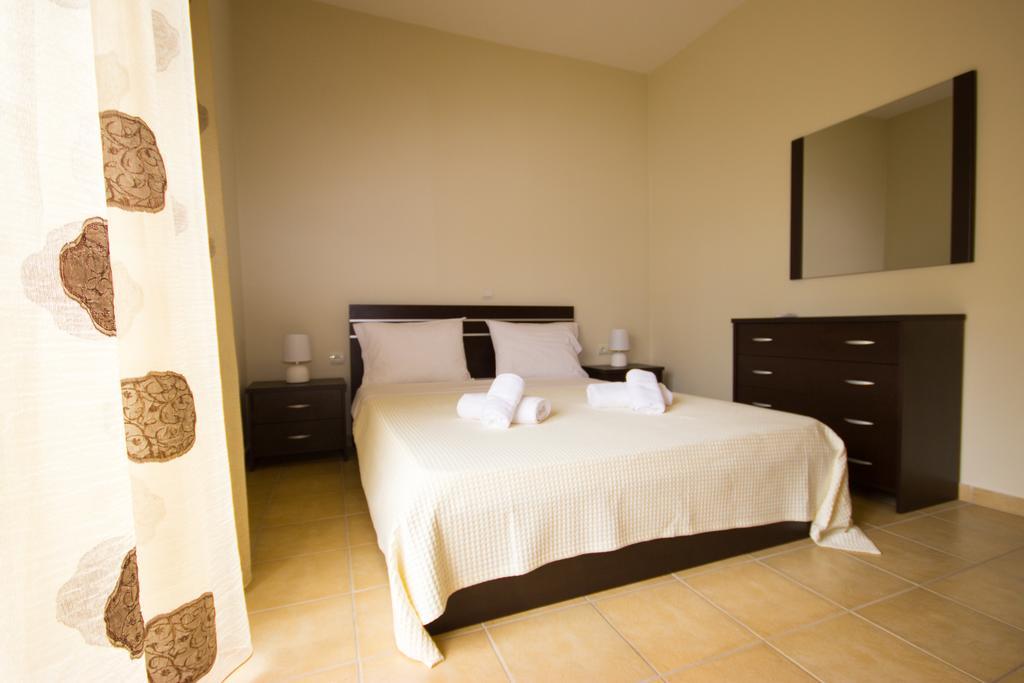 Angel Luxury Apartments Keramotí Esterno foto