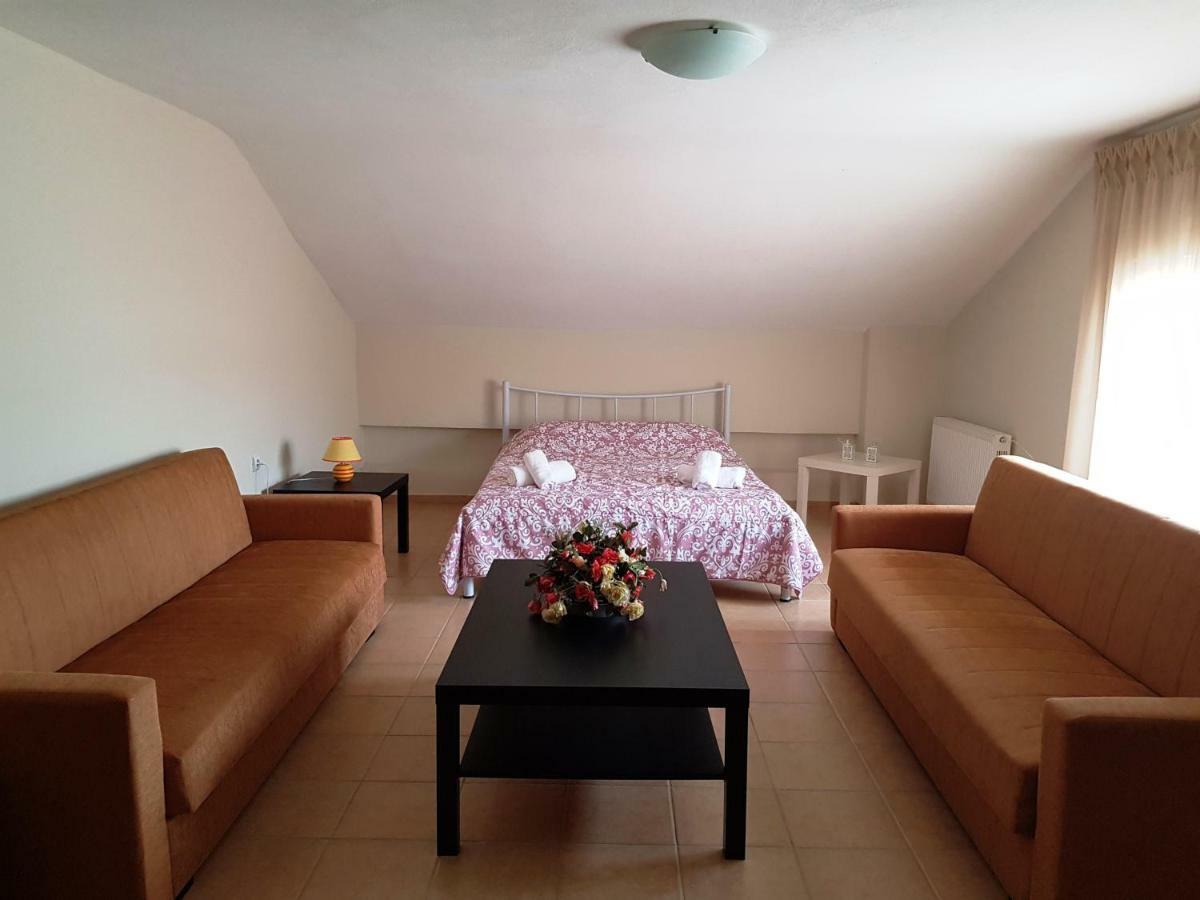Angel Luxury Apartments Keramotí Esterno foto